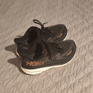 Hoka Clifton 9